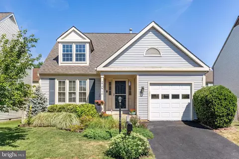 21071 Danbury Ct, Sterling, VA 20164