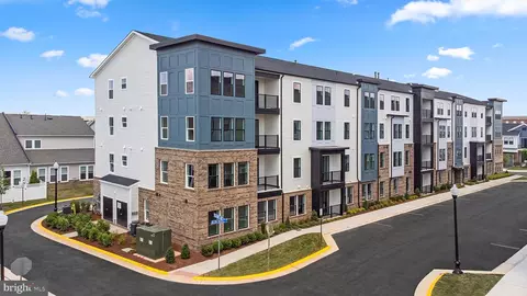 23679 Bolton Cres #12-203, Ashburn, VA 20148