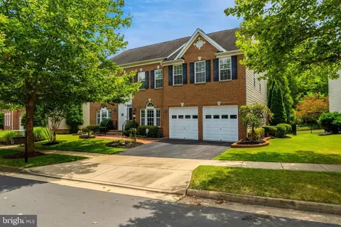 43945 Riverpoint Dr, Leesburg, VA 20176