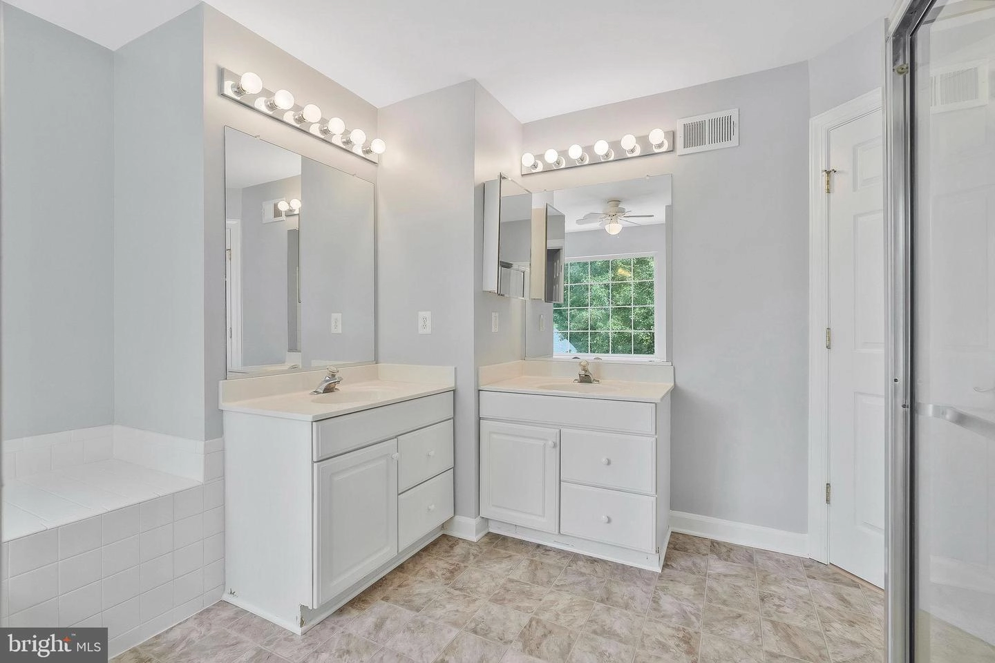 42970 Tara Ct, Ashburn, VA 20147 photo 38
