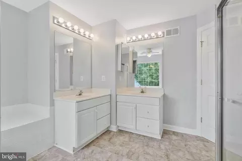 42970 Tara Ct, Ashburn, VA 20147 photo 38