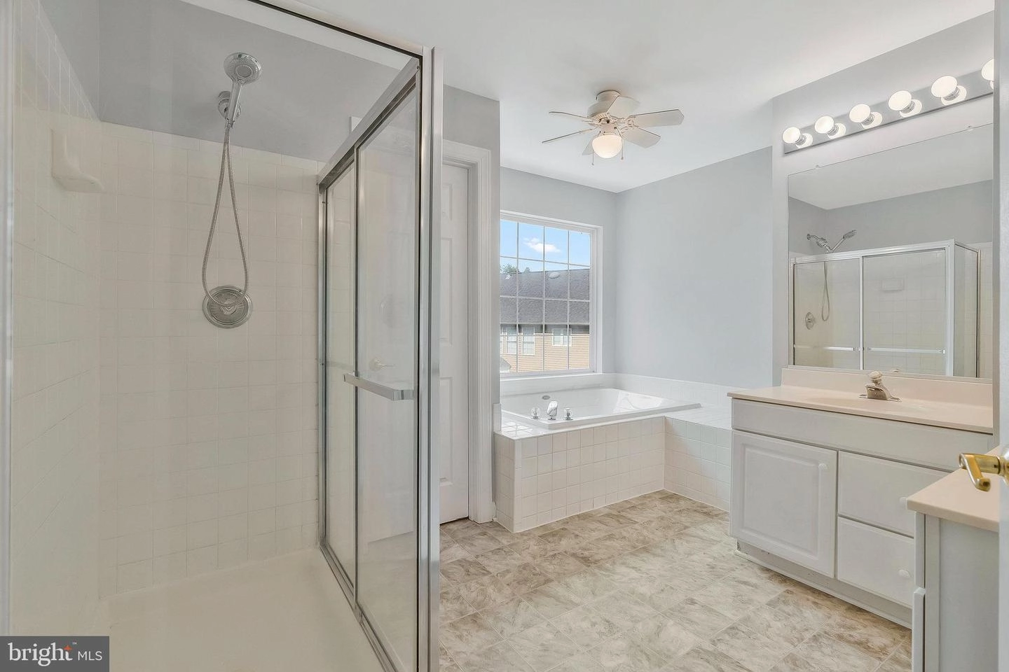 42970 Tara Ct, Ashburn, VA 20147 photo 35