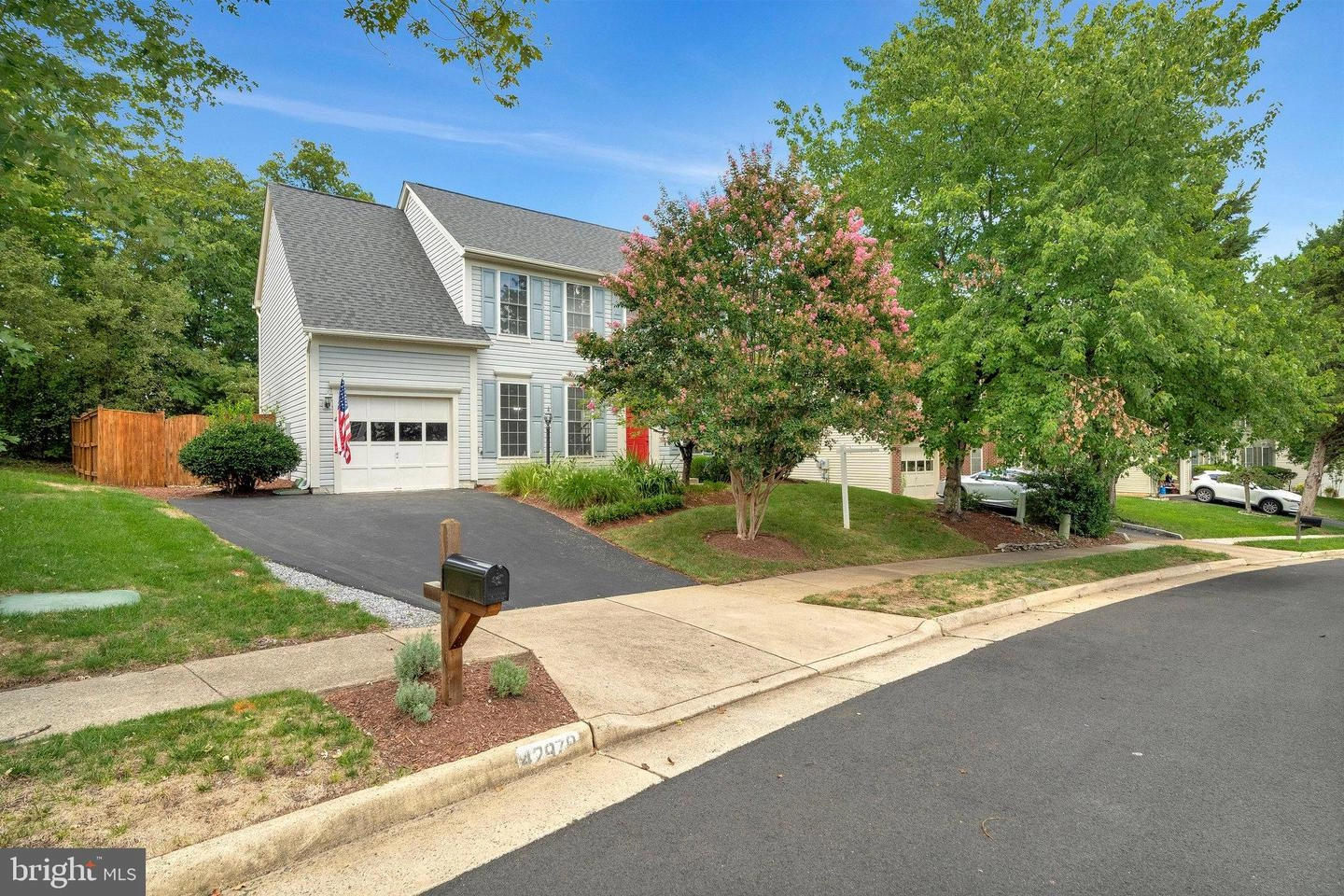 42970 Tara Ct, Ashburn, VA 20147 photo 2