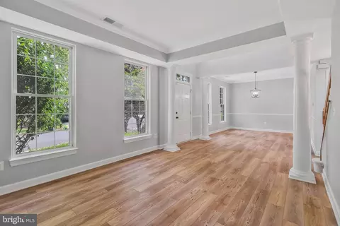 42970 Tara Ct, Ashburn, VA 20147 photo 5