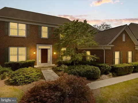 43741 Paramount Pl, Chantilly, VA 20152