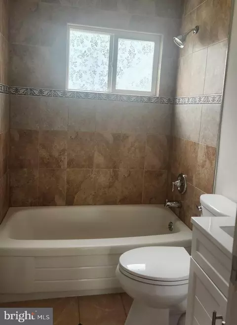 Bath - 222 W Beech Rd, Sterling, VA 20164 photo 1 of 4