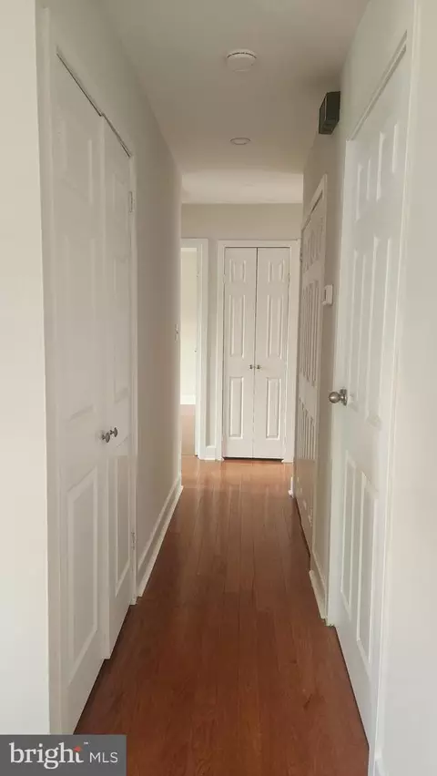 Entry Way - 222 W Beech Rd, Sterling, VA 20164 photo 3 of 6