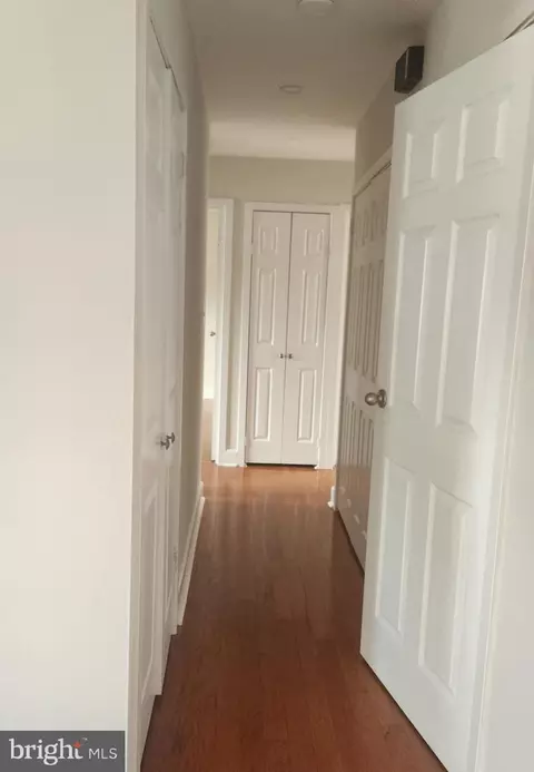 Entry Way - 222 W Beech Rd, Sterling, VA 20164 photo 4 of 6