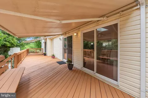 Exterior - 17795 Sands Rd, Hamilton, VA 20158 photo 10 of 16