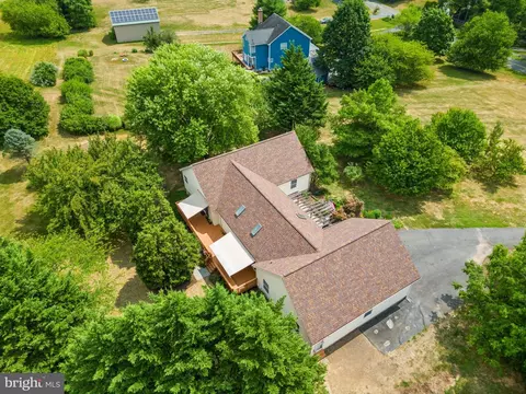 View/Area - 17795 Sands Rd, Hamilton, VA 20158 photo 2 of 12