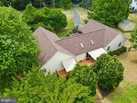 View/Area - 17795 Sands Rd, Hamilton, VA 20158 photo 3 of 12