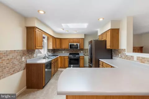 Kitchen - 17795 Sands Rd, Hamilton, VA 20158 photo 4 of 6