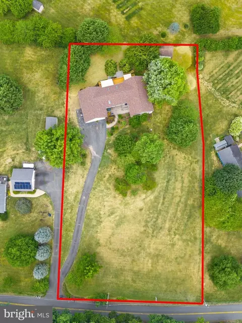 View/Area - 17795 Sands Rd, Hamilton, VA 20158 photo 8 of 12