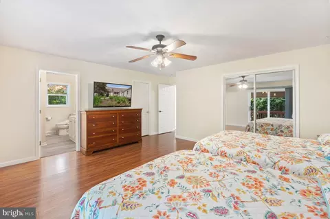 Bedroom - 17795 Sands Rd, Hamilton, VA 20158 photo 7 of 8
