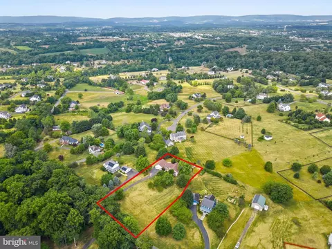 View/Area - 17795 Sands Rd, Hamilton, VA 20158 photo 7 of 12
