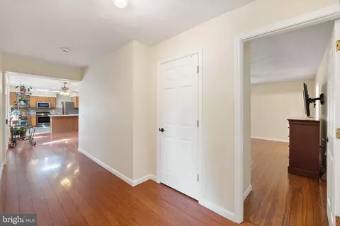 Entry Way - 17795 Sands Rd, Hamilton, VA 20158 photo 3 of 3