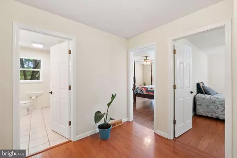 Entry Way - 17795 Sands Rd, Hamilton, VA 20158 photo 2 of 3