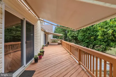 Exterior - 17795 Sands Rd, Hamilton, VA 20158 photo 14 of 16