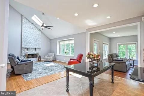 Entry Way - 25807 Anderby, Chantilly, VA 20152 photo 5 of 8
