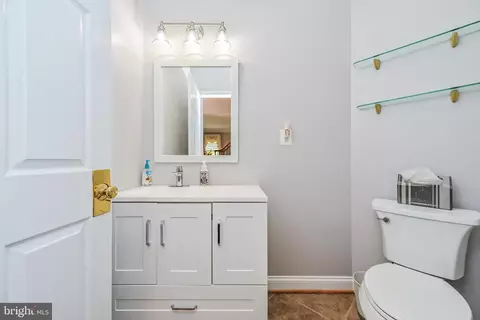 Bath - 25807 Anderby, Chantilly, VA 20152 photo 1 of 9
