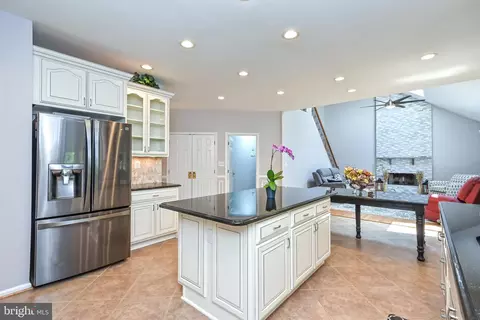 Kitchen - 25807 Anderby, Chantilly, VA 20152 photo 2 of 4