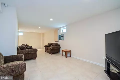 Living - 25807 Anderby, Chantilly, VA 20152 photo 7 of 7