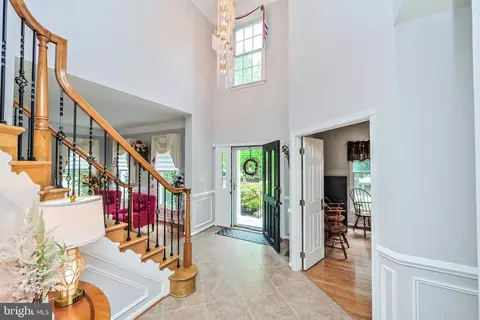Entry Way - 25807 Anderby, Chantilly, VA 20152 photo 2 of 8