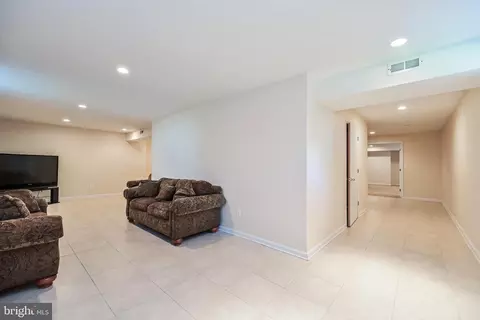 Entry Way - 25807 Anderby, Chantilly, VA 20152 photo 6 of 8