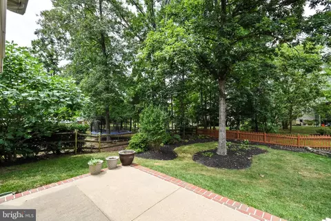 Exterior - 25807 Anderby, Chantilly, VA 20152 photo 7 of 12