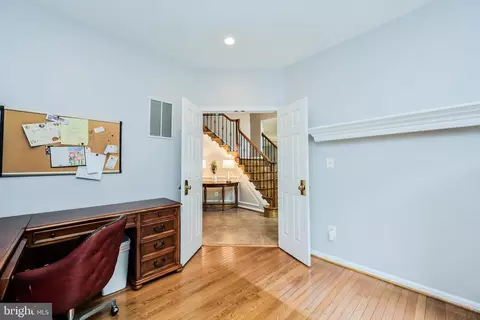 Entry Way - 25807 Anderby, Chantilly, VA 20152 photo 4 of 8