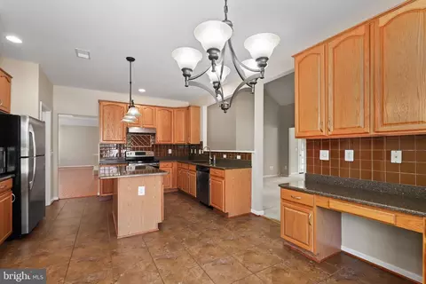 Kitchen - 21422 Midsummer Way, Broadlands, VA 20148 photo 2 of 4