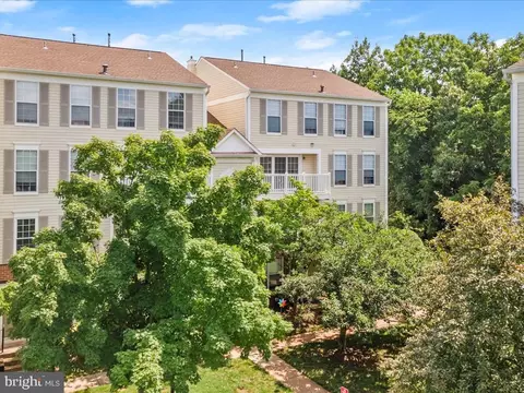 46944 Courtyard Sq #301, Sterling, VA 20164