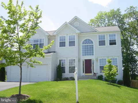 208 E King James St E, Purcellville, VA 20132
