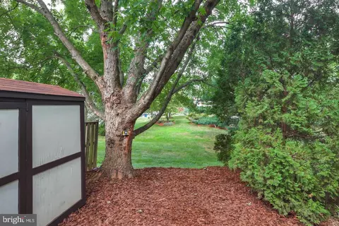 23 Millard Ct, Sterling, VA 20165 photo 8