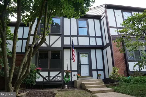 23 Millard Ct, Sterling, VA 20165 photo 2