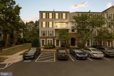 21833 Baldwin Sq #300, Sterling, VA 20164