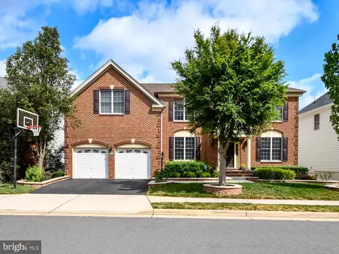 43353 Barnstead Dr, Ashburn, VA 20148 photo 2
