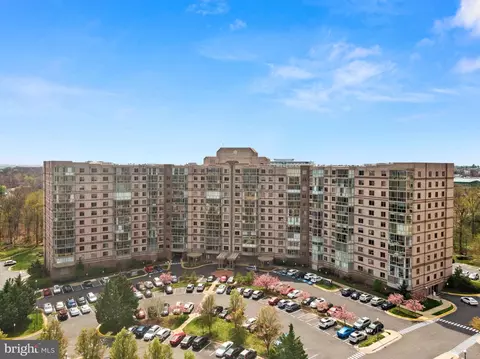 19375 Cypress Ridge Ter #304, Leesburg, VA 20176