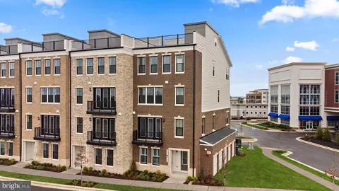 42724 Darala Dr, Ashburn, VA 20147