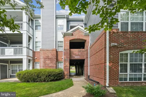20271 Beechwood Ter #102, Ashburn, VA 20147