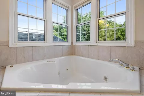 Bath - 20740 Ashburn Station Pl, Ashburn, VA 20147 photo 4 of 8