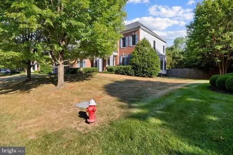 Exterior - 20740 Ashburn Station Pl, Ashburn, VA 20147 photo 4 of 11