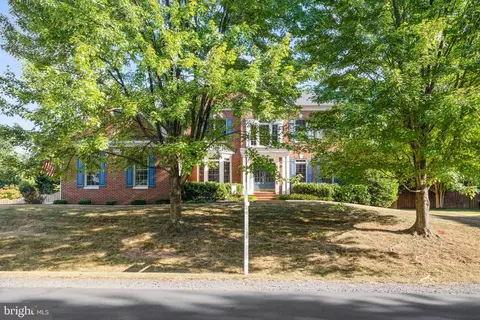 Exterior - 20740 Ashburn Station Pl, Ashburn, VA 20147 photo 2 of 11
