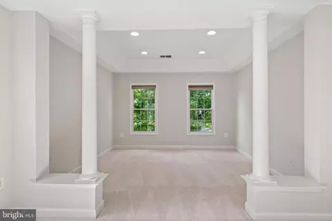 Living - 20740 Ashburn Station Pl, Ashburn, VA 20147 photo 10 of 10