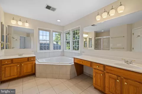 Bath - 20740 Ashburn Station Pl, Ashburn, VA 20147 photo 2 of 8