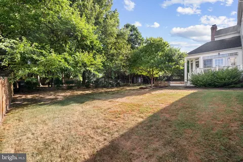 Exterior - 20740 Ashburn Station Pl, Ashburn, VA 20147 photo 5 of 11