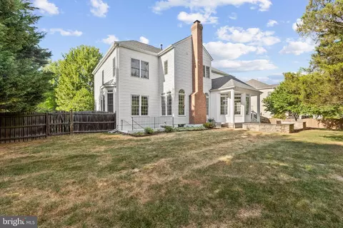Exterior - 20740 Ashburn Station Pl, Ashburn, VA 20147 photo 8 of 11