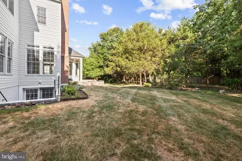 Exterior - 20740 Ashburn Station Pl, Ashburn, VA 20147 photo 7 of 11