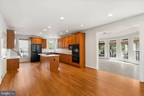 Kitchen - 20740 Ashburn Station Pl, Ashburn, VA 20147 photo 4 of 8
