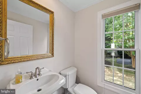 Bath - 20740 Ashburn Station Pl, Ashburn, VA 20147 photo 1 of 8